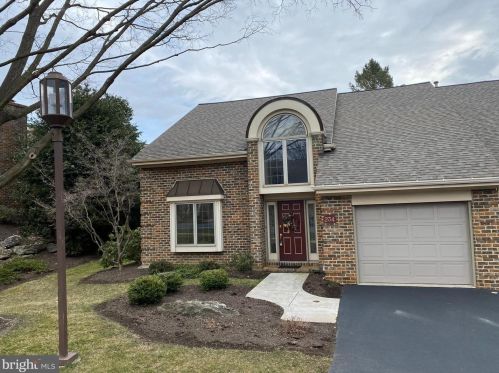 234 Willow Valley Dr, Lancaster PA  17602-4782 exterior