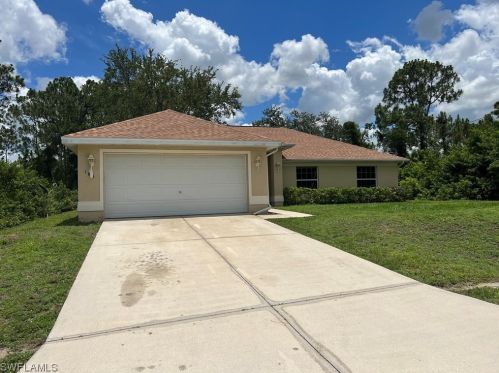 183 Castle Ave, Lehigh Acres, FL 33974-4723