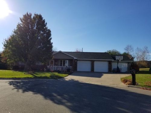 569 Willow Rdg, Centralia, IA 52068-9579