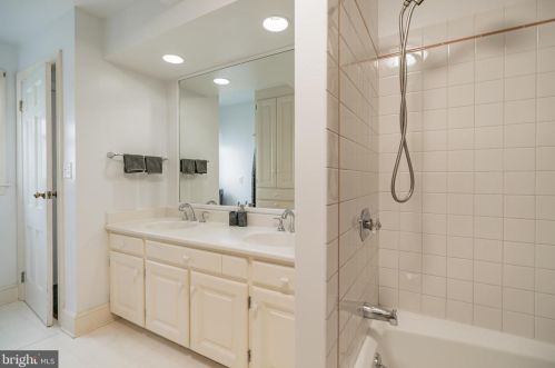 16 5 St, Lansdale PA 19446-2425 exterior