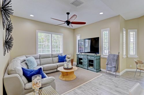 1241 Bimini Ln, West Palm Beach FL  33404-2770 exterior