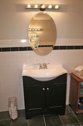 121 Jerry Daniels Rd, East Hampton CT  06447-1230 exterior