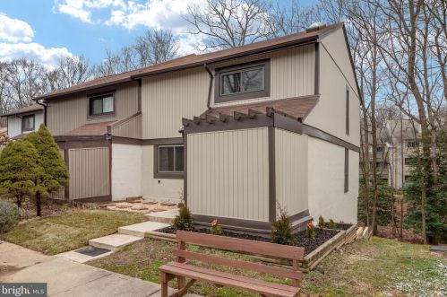 2271 Wheelwright Ct, Herndon VA  20191-2337 exterior