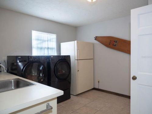 6737 180th Avenue Rd, Ocklawaha FL  32179-7002 exterior