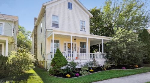 134 Main St, White House Station, NJ 08889-3692