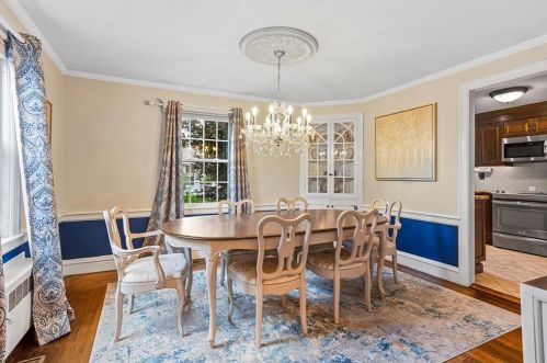 42 Pelham Pkwy, North Providence RI  02911-2915 exterior