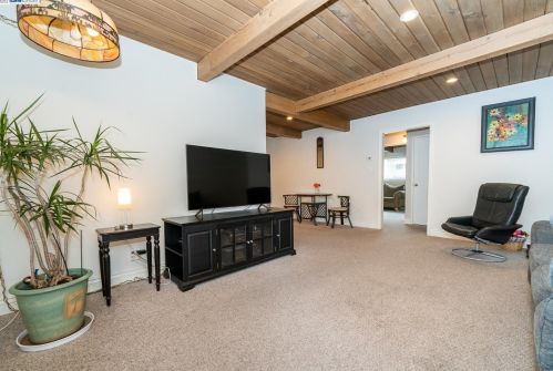 1023 Delano St, San Lorenzo, CA 94580-1214