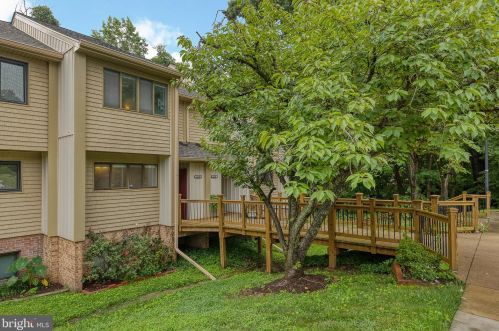 15295 Forest Grove Dr, Woodbridge, VA 22191-3911