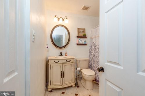 1120 Harbour Dr, Palmyra NJ  08065-1206 exterior