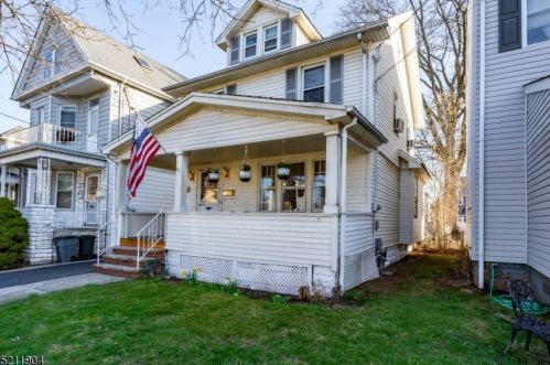 213 Magie Ave, Roselle Park, NJ 07204-2307
