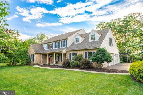 2275 Skyview Dr, Harleysville, PA 19438-1376