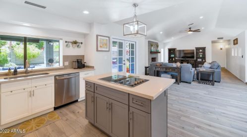2827 Evans Dr, Phoenix AZ  85032-5030 exterior