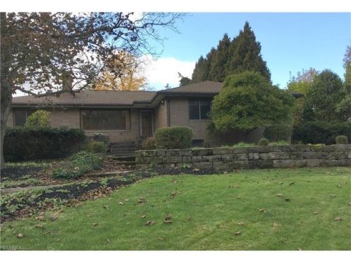 3180 5th Ave, Youngstown, OH 44505-2229