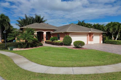 4335 65th Dr, Vero Beach, FL 32967-6196
