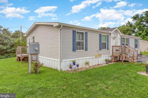 365 Pleasant View Dr, Etters, PA 17319-9522