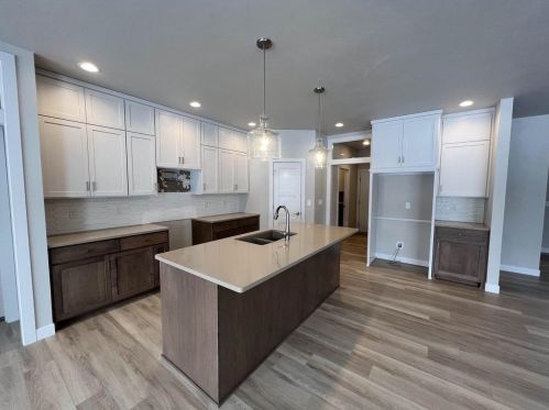 1115 Crescent Sq, Green Bay, WI 54313-7703