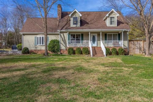 1513 Jacobs Rd, Columbia, TN 38401-1358