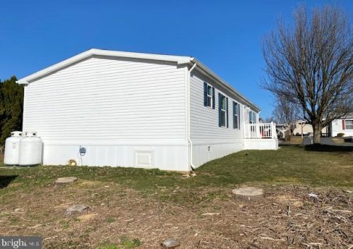 9112 Primrose Cir, Breinigsville, PA 18031-1600