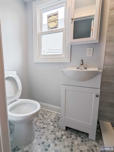 2 Elmwood Ter, Elmwood Park NJ  07407-1730 exterior