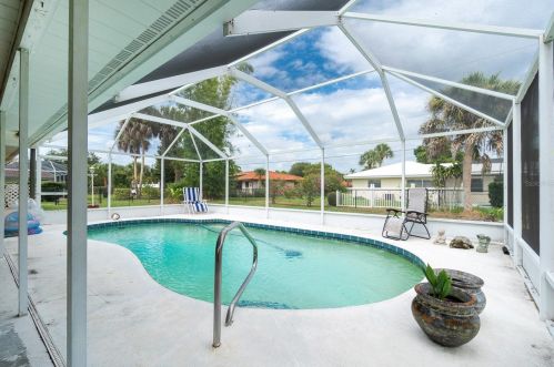 466 Leger Dr, Nokomis, FL 34275-3530