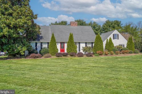 6 Emerson Dr, Dover, DE 19901-5821
