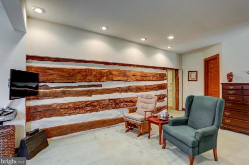 210 Hoernerstown Rd, Hummelstown PA  17036-9503 exterior