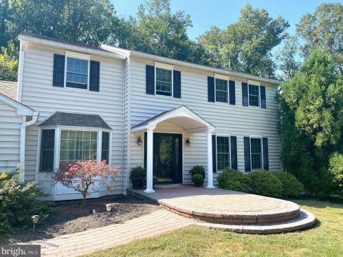 330 Brookwood Dr, Downingtown, PA 19335-1603