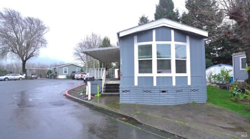 154 El Crystal Dr, Santa Rosa CA  95407-7966 exterior