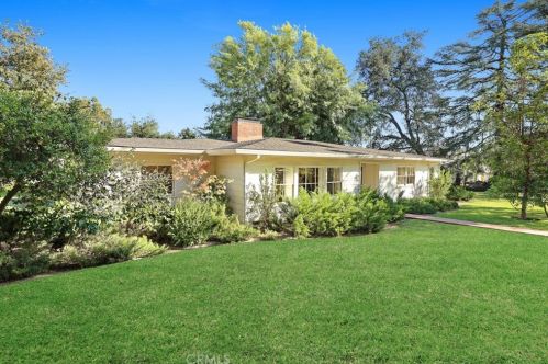 2222 Mendocino Ln, Altadena CA  91001-2845 exterior