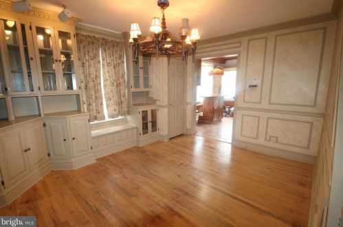 1637 Pennington Rd, Trenton, NJ 08618-1303