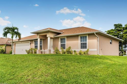 421 20th Pl, Cape Coral, FL 33993-7562