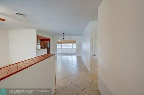 2015 32nd Ave, Hollywood FL  33021-4423 exterior