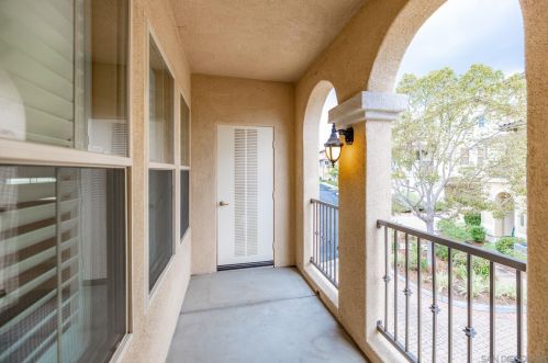 2728 Piantino Cir, San Diego CA 92108-4736 exterior