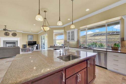 3959 Skyhawk Ln, Vacaville CA  95688-9516 exterior