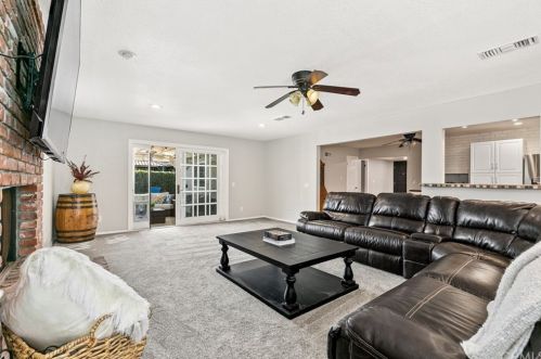 1243 Chestnut Ave, Orange CA 92867-3836 exterior