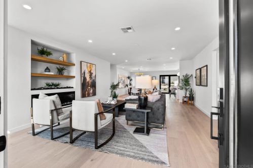 1855 Frankfort St, San Diego CA  92110-3514 exterior