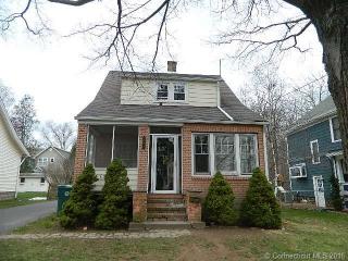 489 Maple Ave, Cheshire, CT 06410-2142