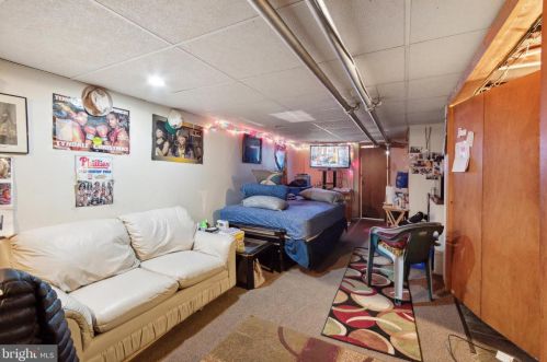 5224 C St, Philadelphia, PA 19120-3622