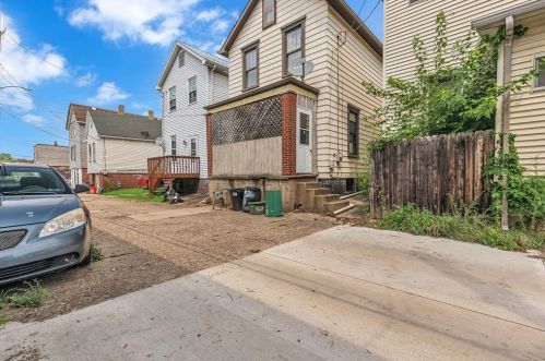 307 Maplewood Ave, Ambridge PA 15003-2519 exterior