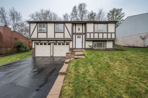 6582 Zupancic Dr, Pittsburgh, PA 15236-3672