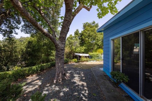 603 Plum Dr, Santa Rosa, CA 95404-2137
