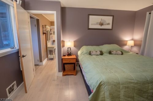 22 Crag Pl, Skyline Lakes NJ  07456-1814 exterior