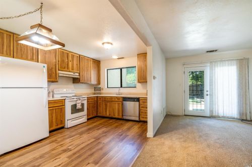 748 Myron Pl, Ukiah CA  95482-4070 exterior