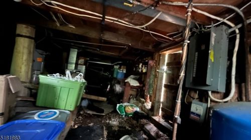 21 Pheasant Ln, West Milford NJ  07480-4008 exterior