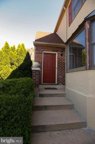 288 Stone Ridge Dr, Norristown, PA 19403-5222
