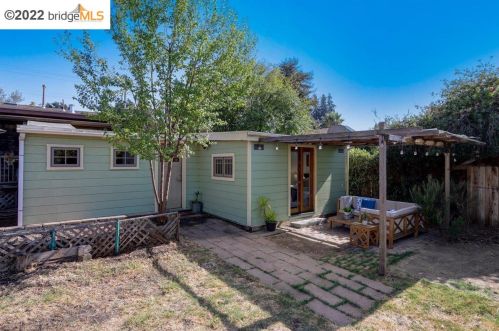 3963 Altamont Ave, Oakland CA 94605-2602 exterior