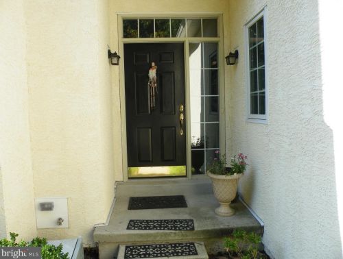 39 Ridgeview Rd, Newtown Square, PA 19073-3004