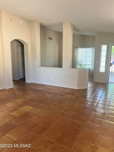 8837 Apple Tree Dr, Tucson AZ  85730-4660 exterior