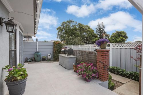 13809 Rose Dr, San Leandro, CA 94578-2622