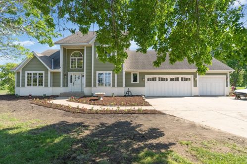9090 170th St, Hastings, MN 55033-9527
